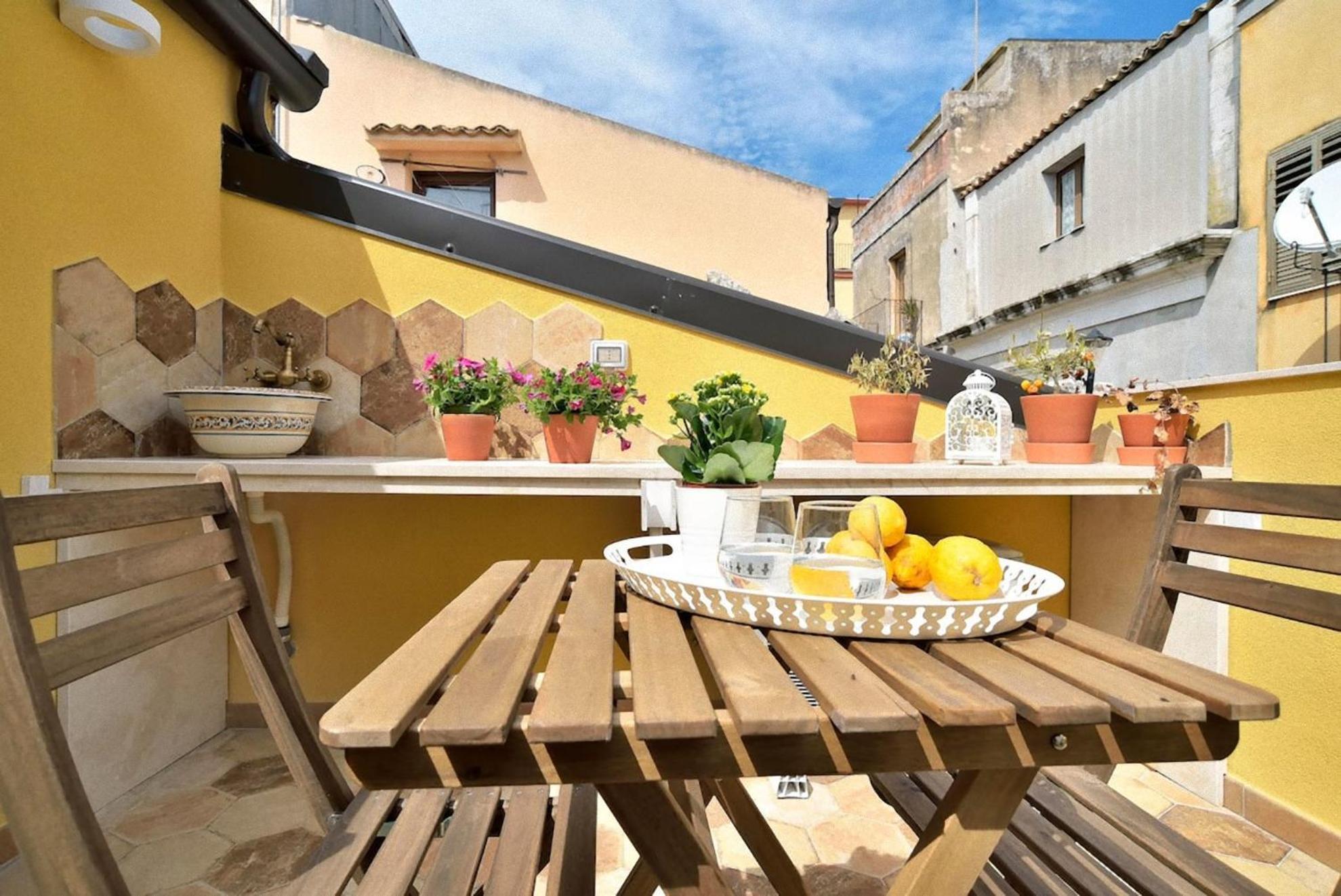 Ragusa Exclusive Flat With Terrace & Bbq Luaran gambar